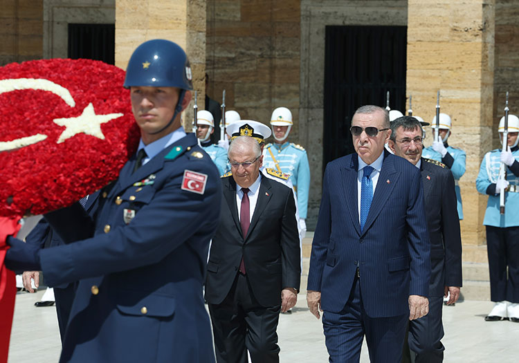 Ərdoğan: Millətimizin gələcəyini təmin etmək üçün tarixi addımlar atırıq